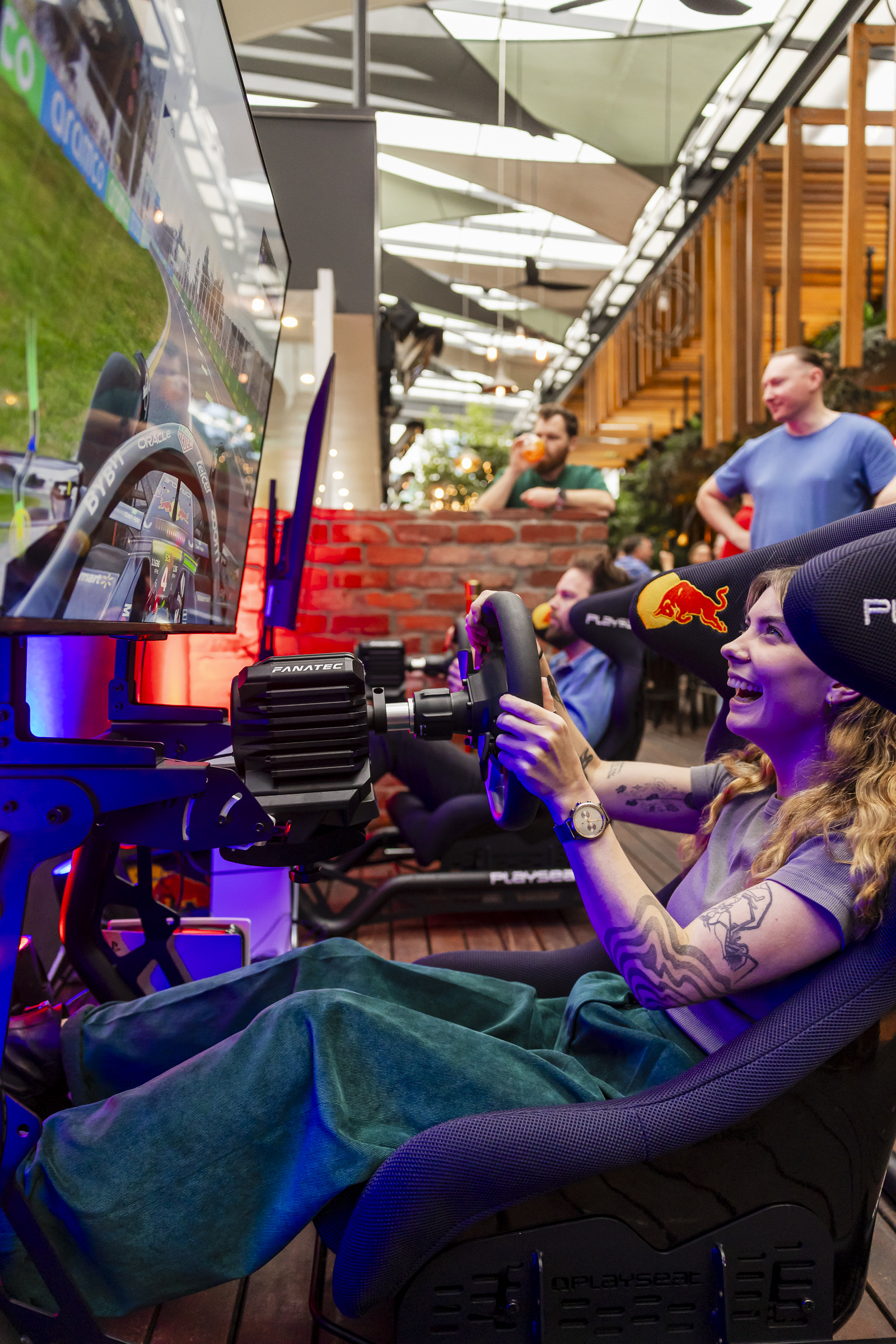 Osbourne Hotel: Australian F1 Grand Prix. F1 Simulators, Racing Sims, Races Live, Fortitude Valley.