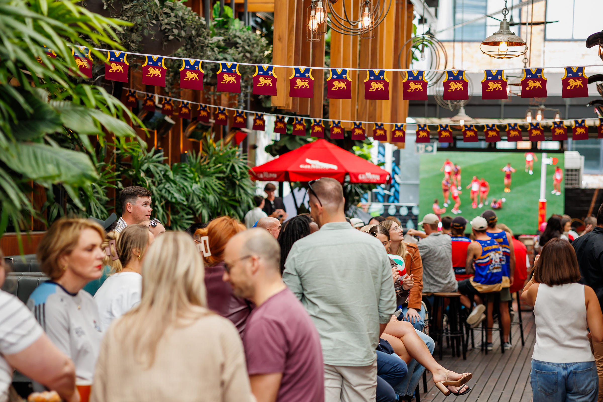 Osbourne Hotel: AFL + NRL Season 2026, Live Footy Fortitude Valley. LIVE Sports Bar and Pub. Brisbane Lions & Brisbane Broncos.